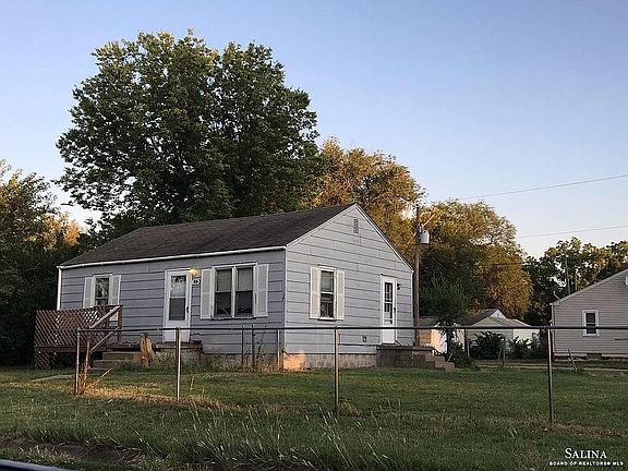 3rd image of 1204 Stapler Ave