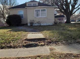 627 W 29th St, Higginsville, MO 64037
