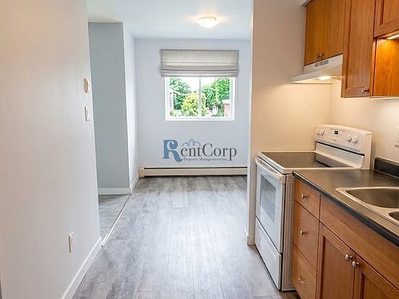 5th image of 627 Silverbirch Rd Unit 20