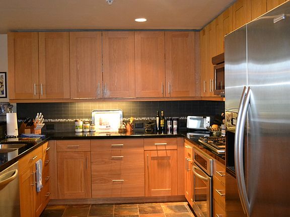 2nd image of 1515 Dock St Unit 422