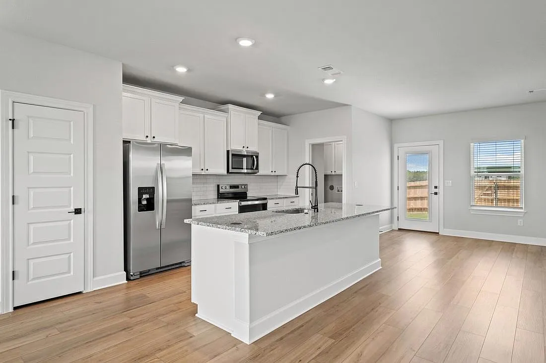 3 bed, 2.5 bath, 1864 sqft, $2,940 — Photo 3
