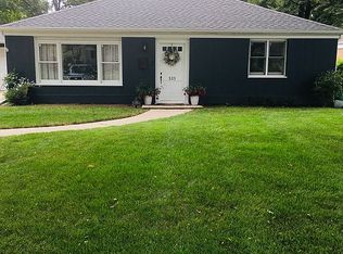 525 Riverside Dr, Libertyville, IL 60048