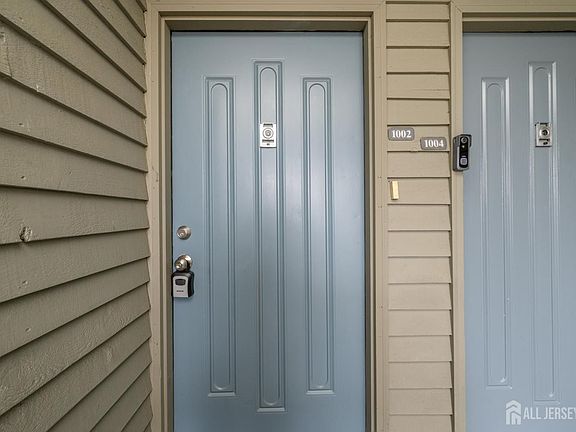 2nd image of 1002 Spruce Hills Dr