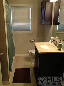 5th image of 1506 Harwood St
