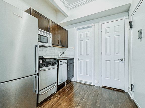 3rd image of 322 E 74th St APT 1B