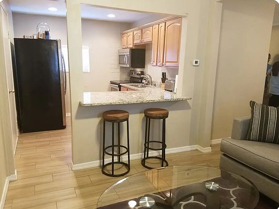 4th image of 1943 W Mulberry Dr #2