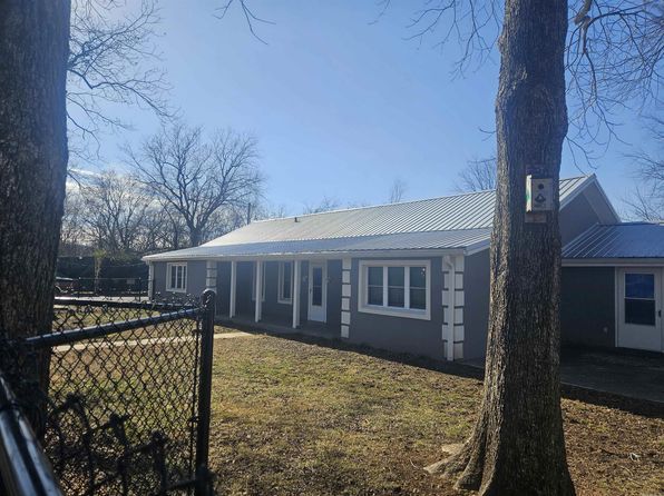 205 Ozark St, Marshall, AR 72650