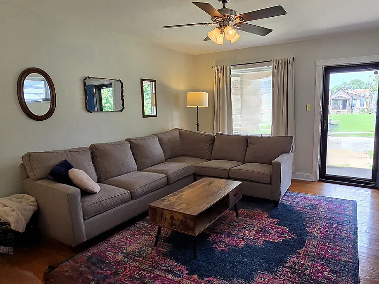 5342 Daggett Ave — Photo 2