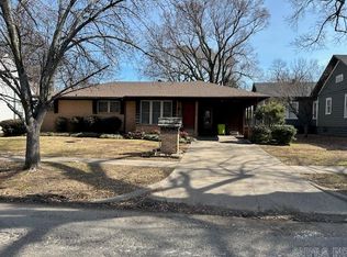 1007 S Main St, Stuttgart, AR 72160