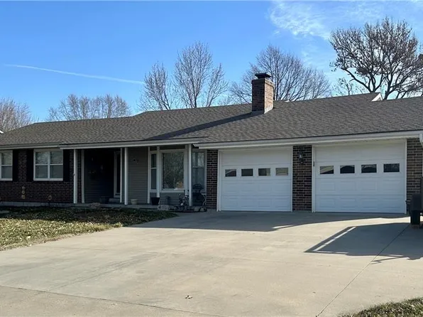 1143 S Ash St, Ottawa, KS 66067