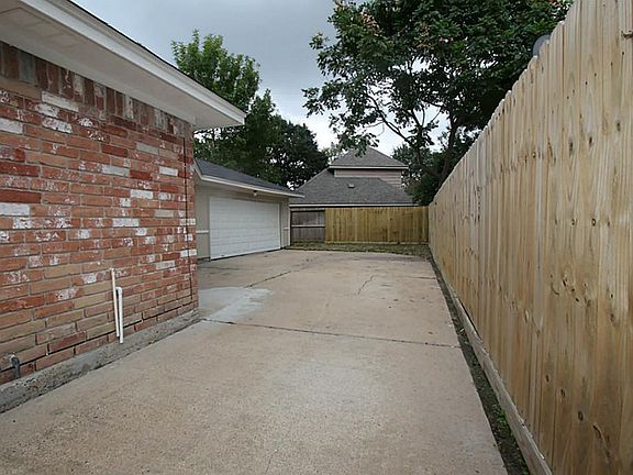 2nd image of 11606 Moltere Dr