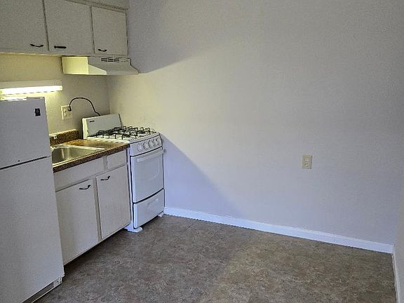3rd image of 9900 Madaford Ln #9900