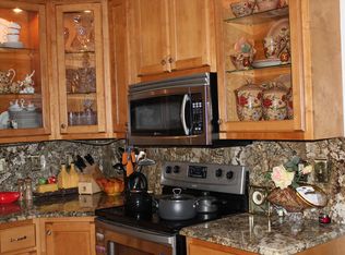 1852 Mepkin Rd, Charleston, SC 29407