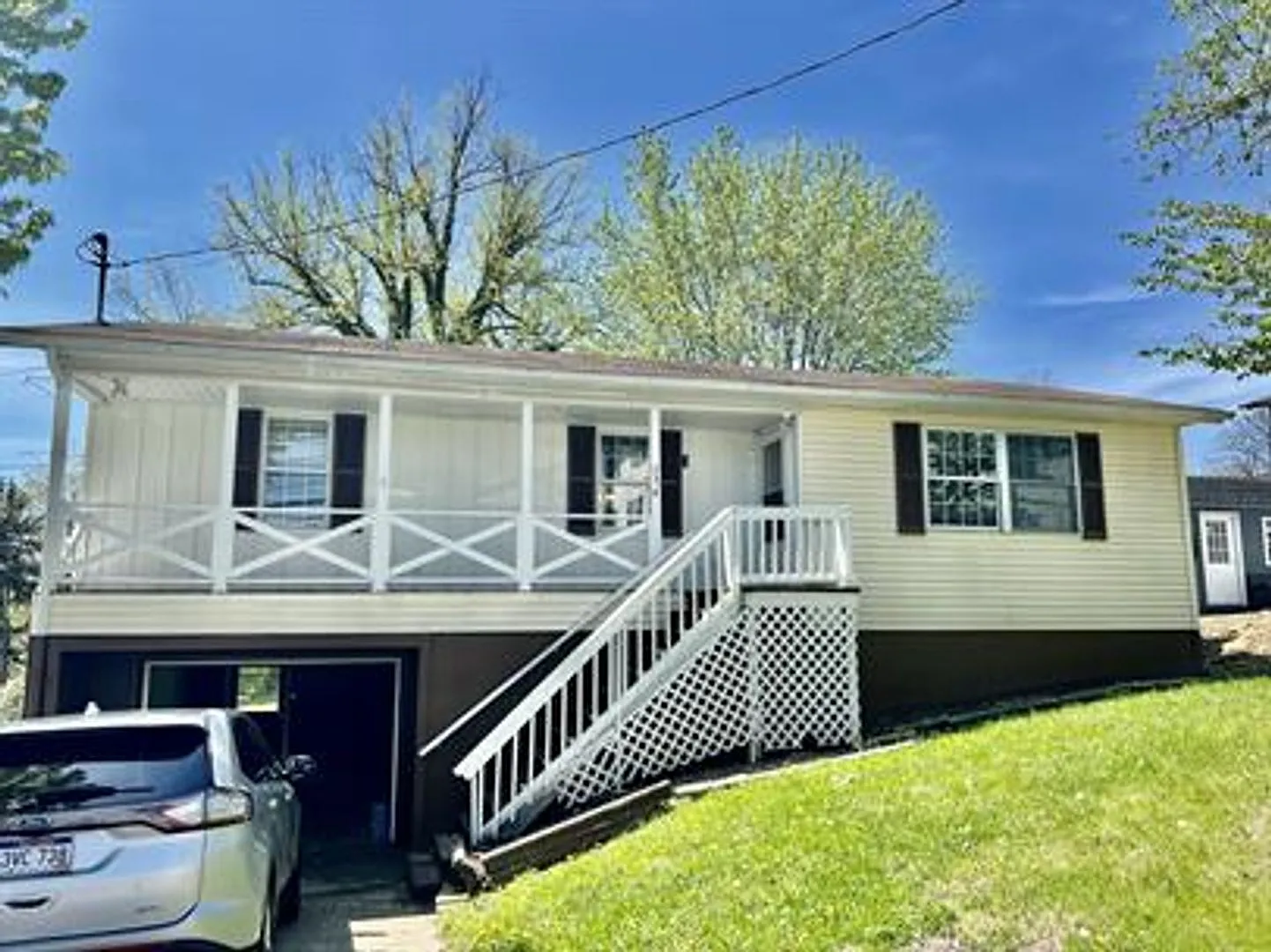 736 Dayton - College Rental Home — Photo 3