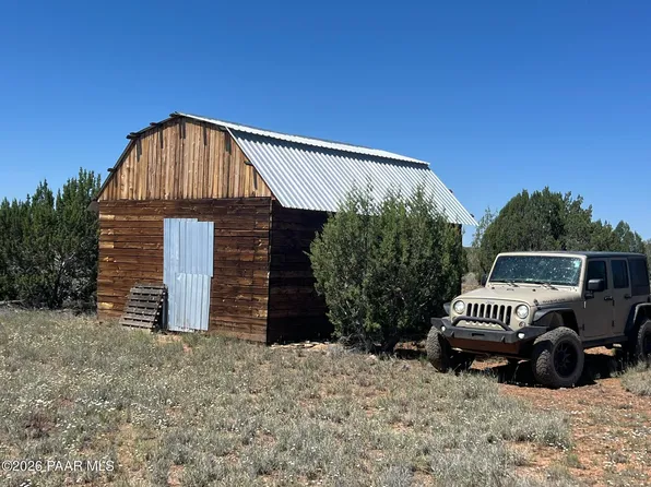 15 Daytona Blvd, Ash Fork, AZ 86320
