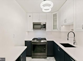 801 N Pitt St APT 909, Alexandria, VA