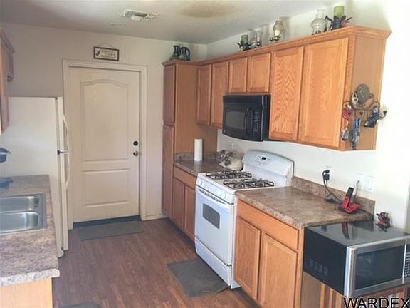 4th image of 3284 N Central St