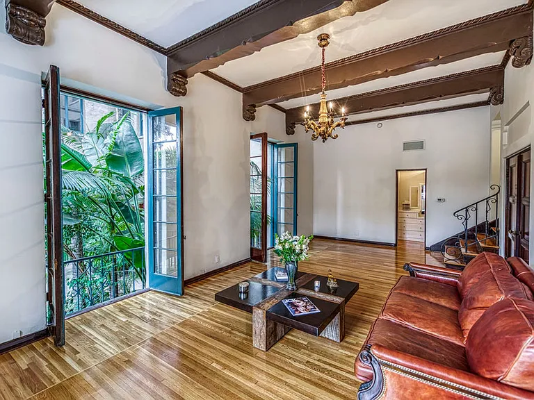 Los Altos A Legendary Residence at 4121 Wilshire Blvd — Photo 9