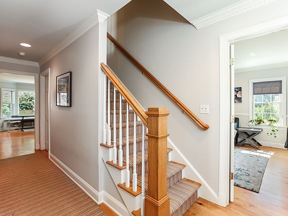 4 Oakwood Avenue
