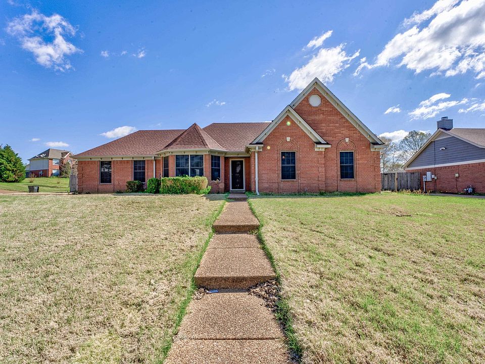 1st image of 75 Center Oak Dr