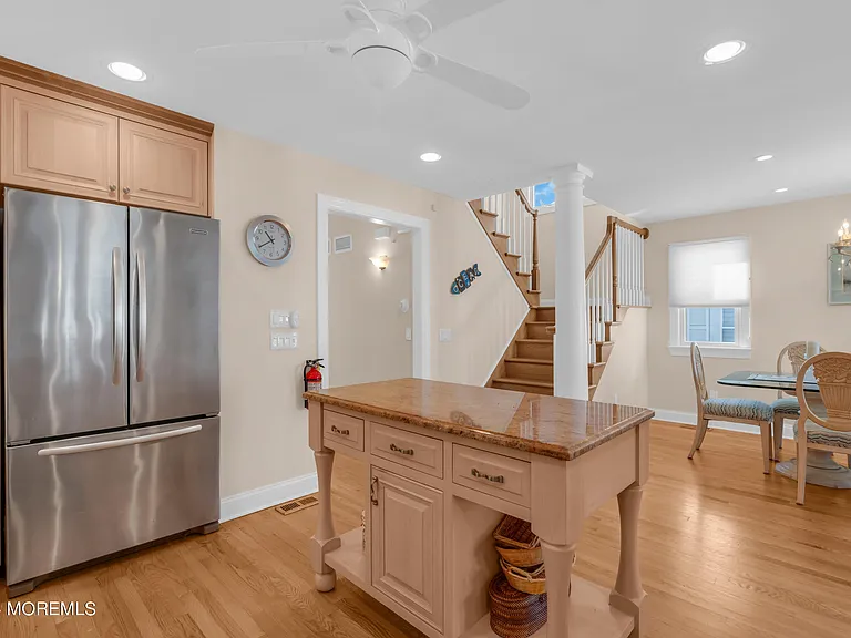 18 Meadow Ave — Photo 8