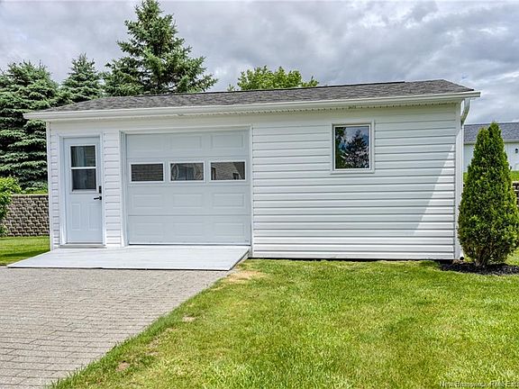 5th image of 330 Guay St
