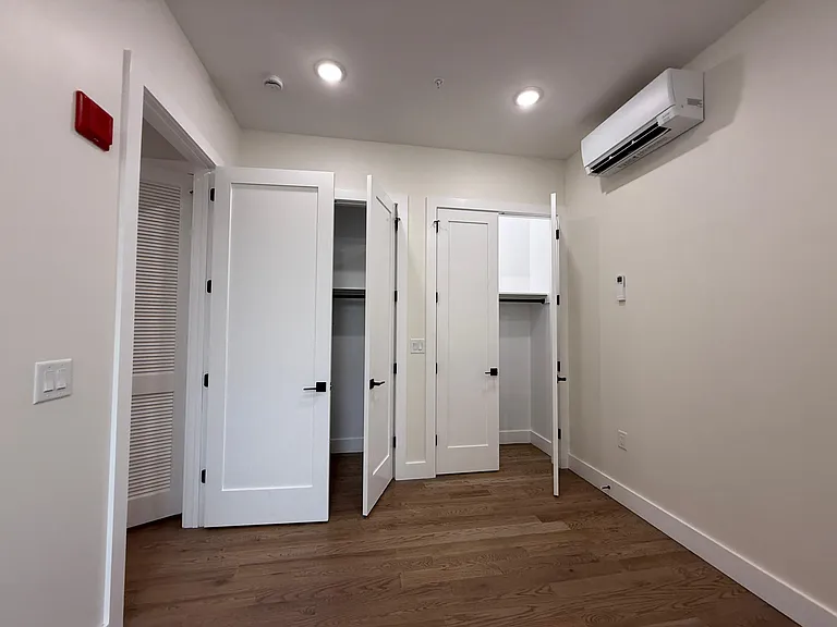 40 Lembeck Ave #204E — Photo 8
