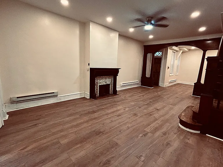 2810 Frankford Ave — Photo 3