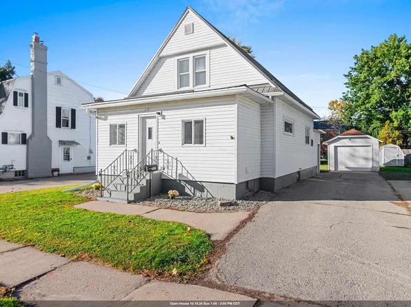 215 W Quincy St, New London, WI 54961