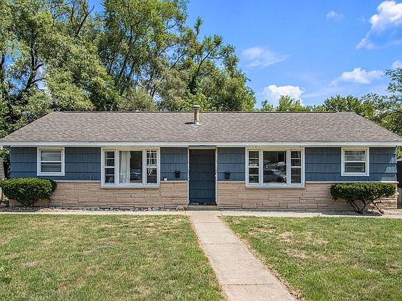 2nd image of 1021 Avondale Cir #1021