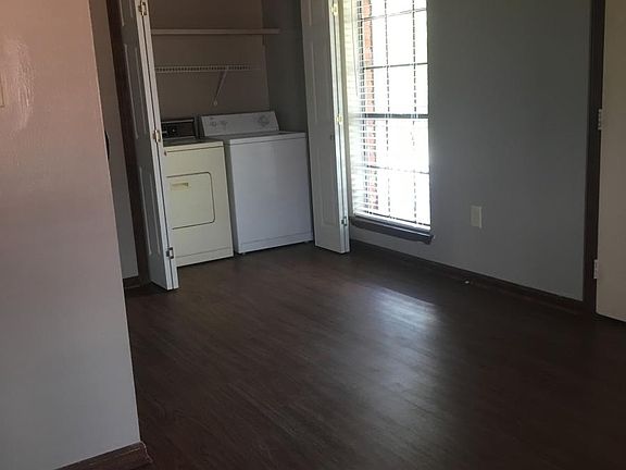2nd image of 202 Gloria St APT 8