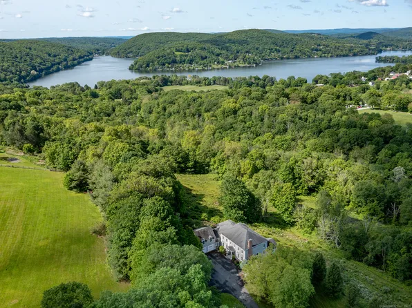293 Lake Road, Warren, CT 06777