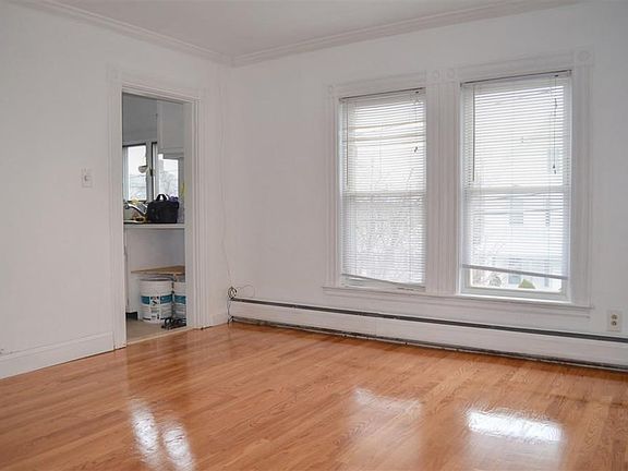 4th image of 133 Marlboro St APT 4