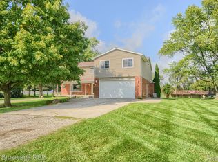 2352 W Mount Morris Rd, Mount Morris, MI 48458