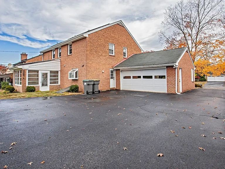 705 Ashford Rd — Photo 65