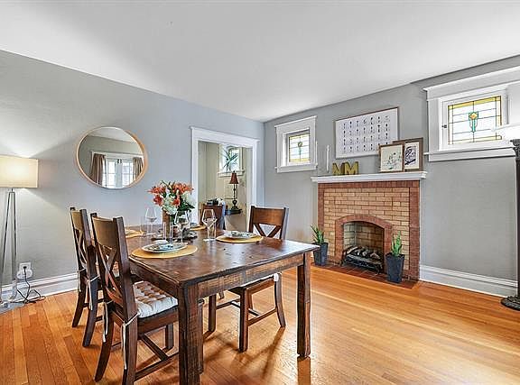 3rd image of 4055 Alma Ave