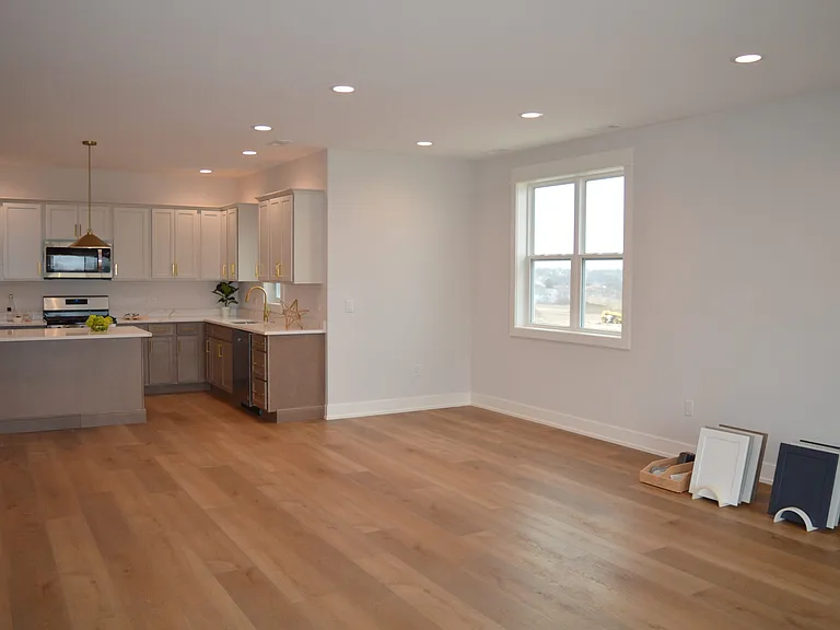245 NW 3rd Ave — Photo 5