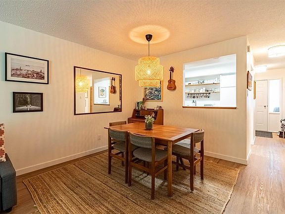 4th image of 250 Hemlock St #209