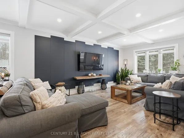 64 Royal Beech Dr, Wasaga Beach, ON L9Z 1H3