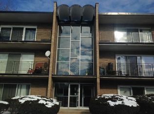 2208 W 111th St APT 1B, Chicago, IL 60643