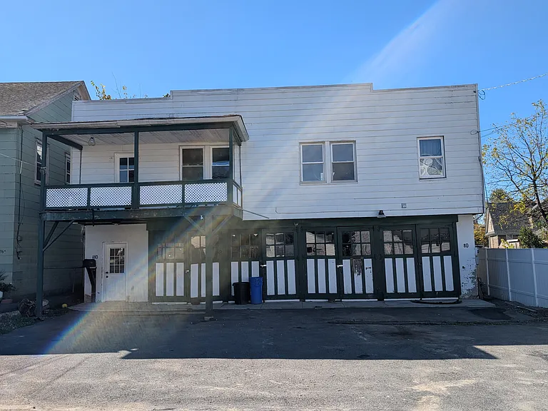 80R Oak St #1 — Photo 1