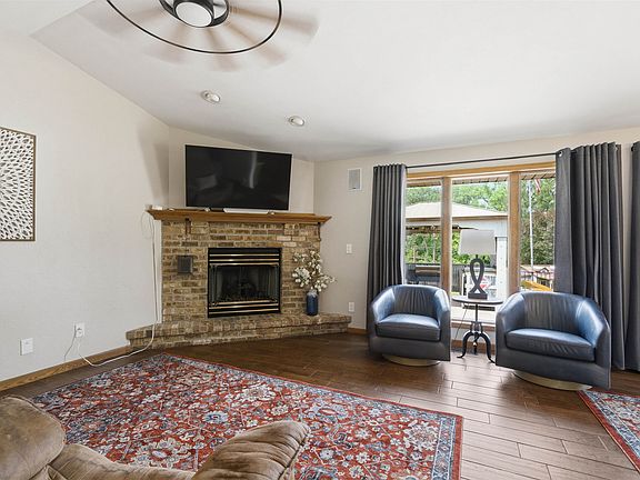 2nd image of 926 Millbrook Dr