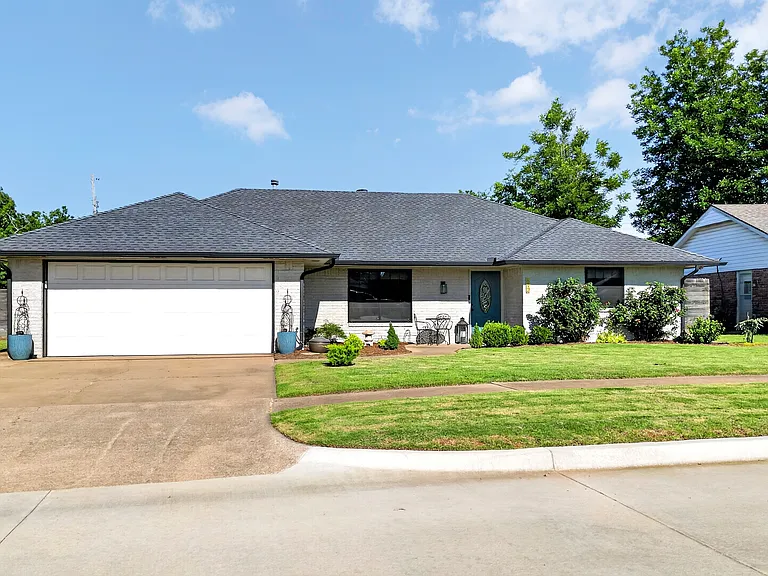 3304 Jim Robison Dr — Photo 4