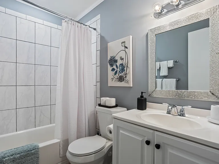736 Maple Dr SE — Photo 16