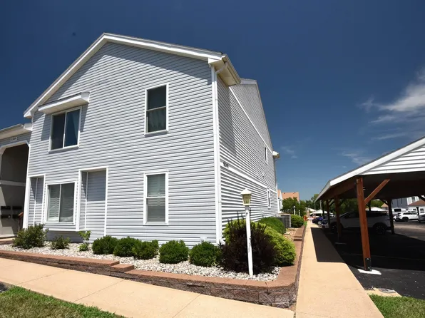 5849 SW 22nd Ter APT 2, Topeka, KS 66614