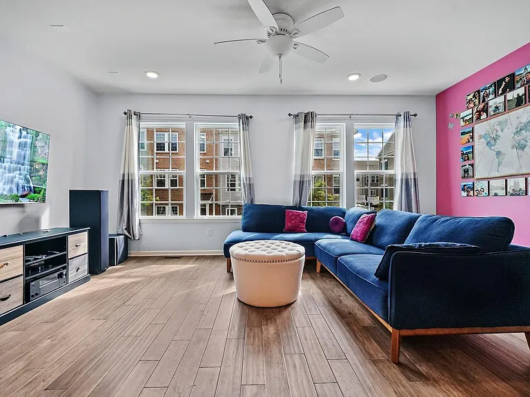 106 Truman Dr — Photo 12
