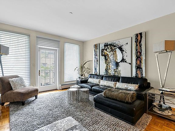 3rd image of 207 Shearwater Ct W APT 42