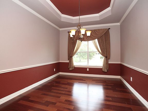 5th image of 525 Birch Valley Ct