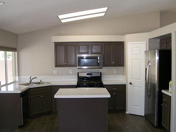 4th image of 45450 Deerbrook Cir