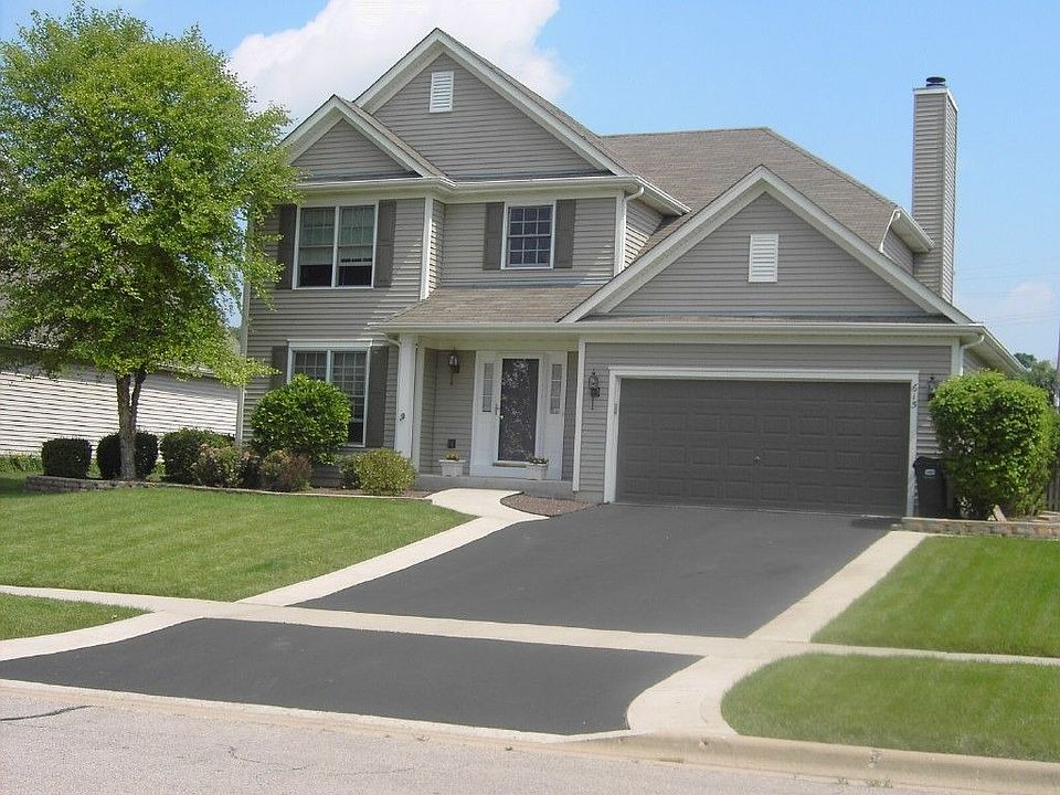 1st image of 615 Fieldcrest Dr